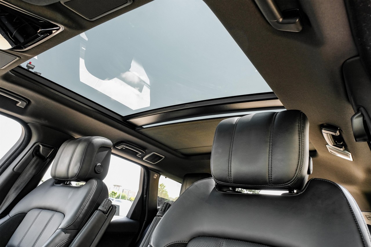Land Rover Range Rover Sport Vehicle Main Gallery Image 05