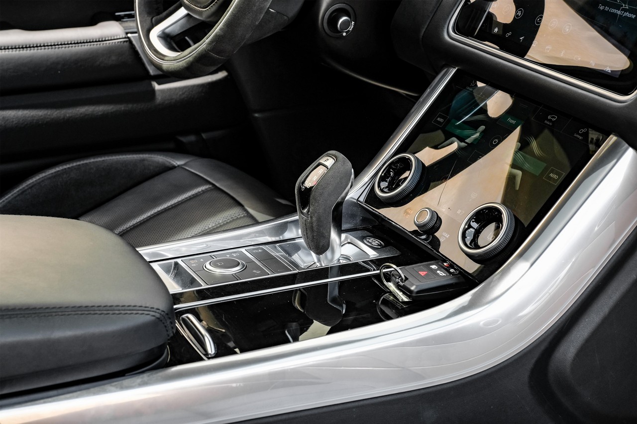 Land Rover Range Rover Sport Vehicle Main Gallery Image 24