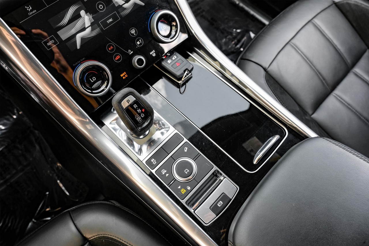 Land Rover Range Rover Sport Vehicle Main Gallery Image 25