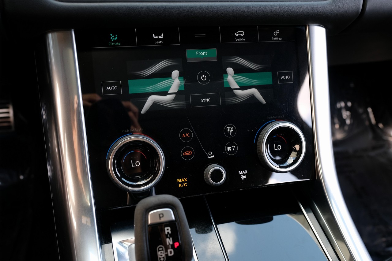 Land Rover Range Rover Sport Vehicle Main Gallery Image 27