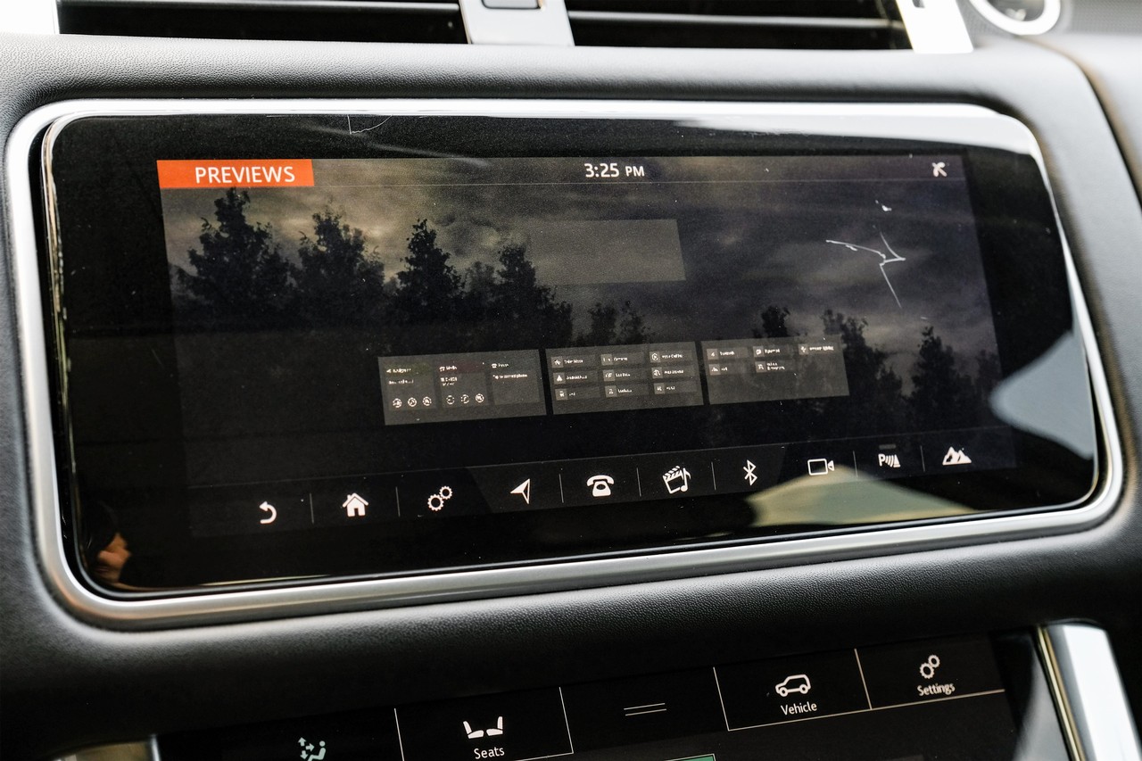 Land Rover Range Rover Sport Vehicle Main Gallery Image 30