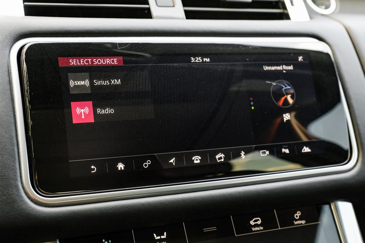 Land Rover Range Rover Sport Vehicle Main Gallery Image 32