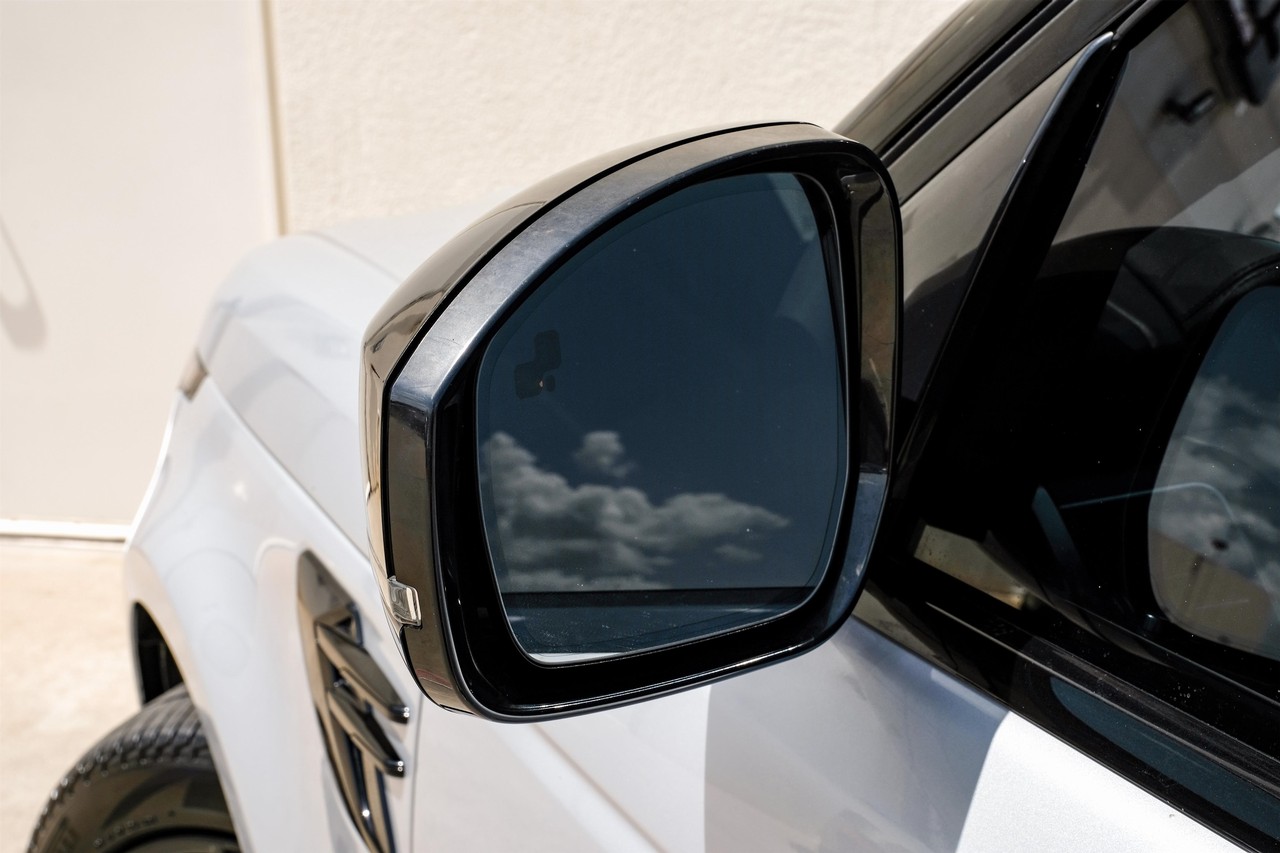 Land Rover Range Rover Sport Vehicle Main Gallery Image 40