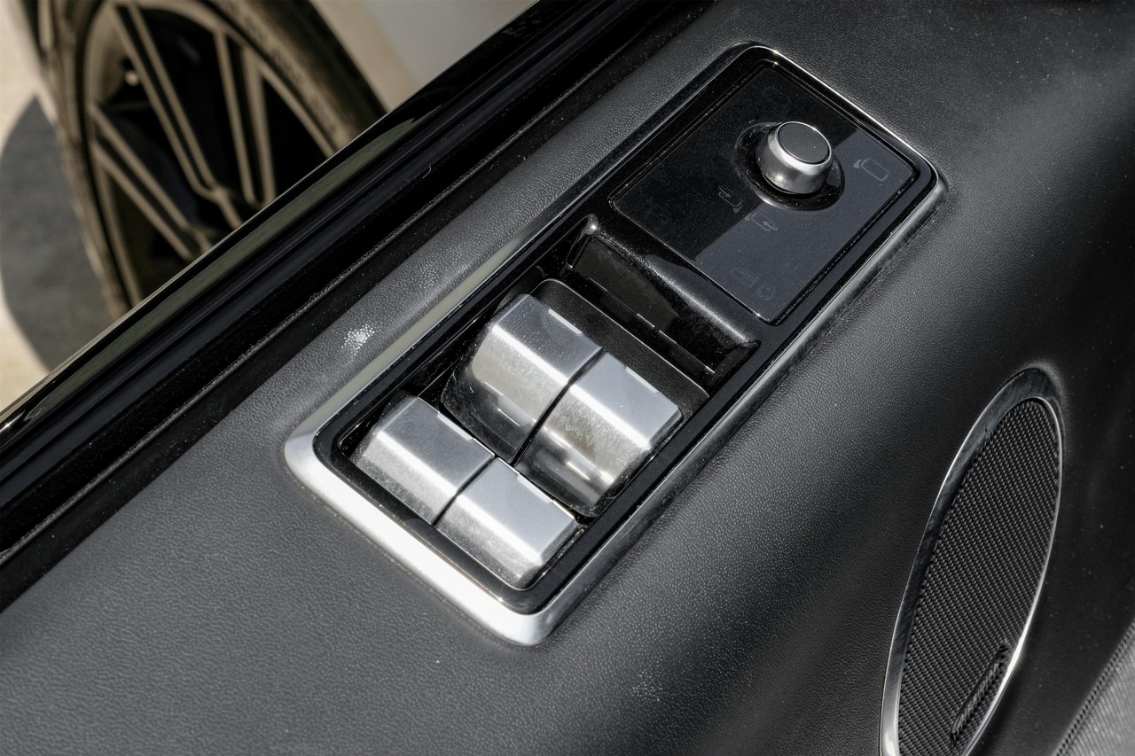 Land Rover Range Rover Sport Vehicle Main Gallery Image 43