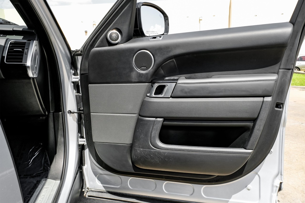 Land Rover Range Rover Sport Vehicle Main Gallery Image 44