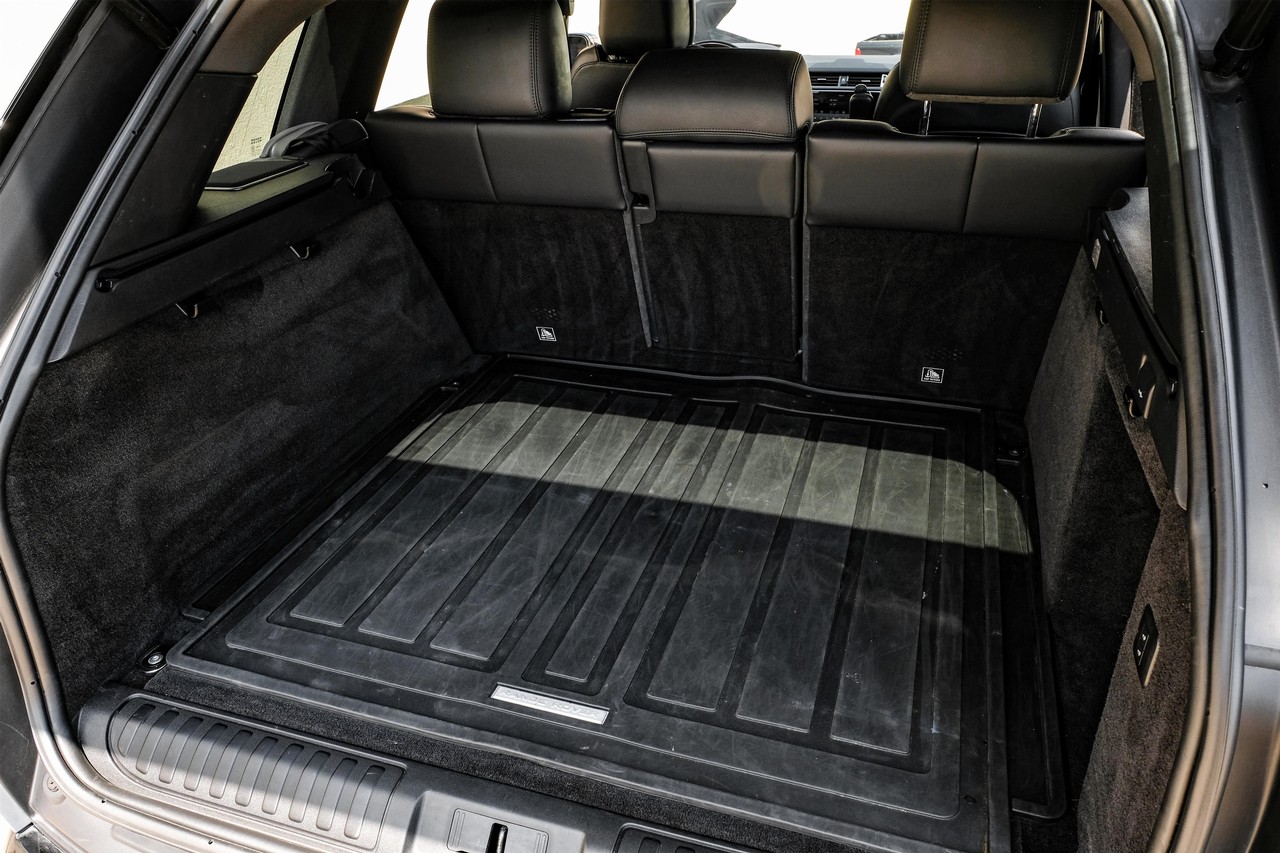 Land Rover Range Rover Sport Vehicle Main Gallery Image 49
