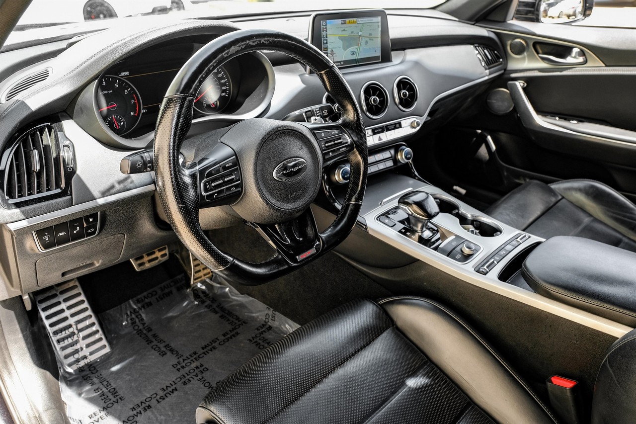 Kia Stinger Vehicle Main Gallery Image 03