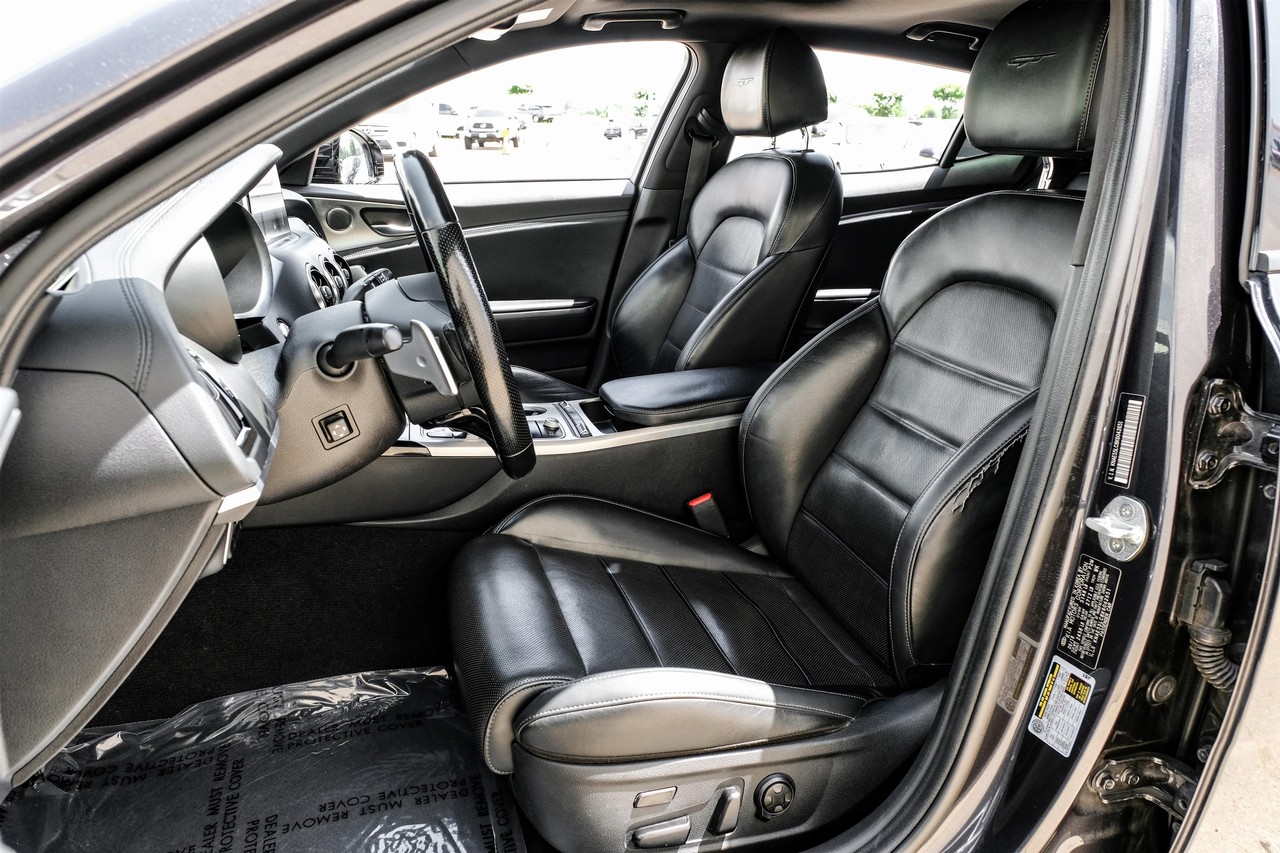 Kia Stinger Vehicle Main Gallery Image 04
