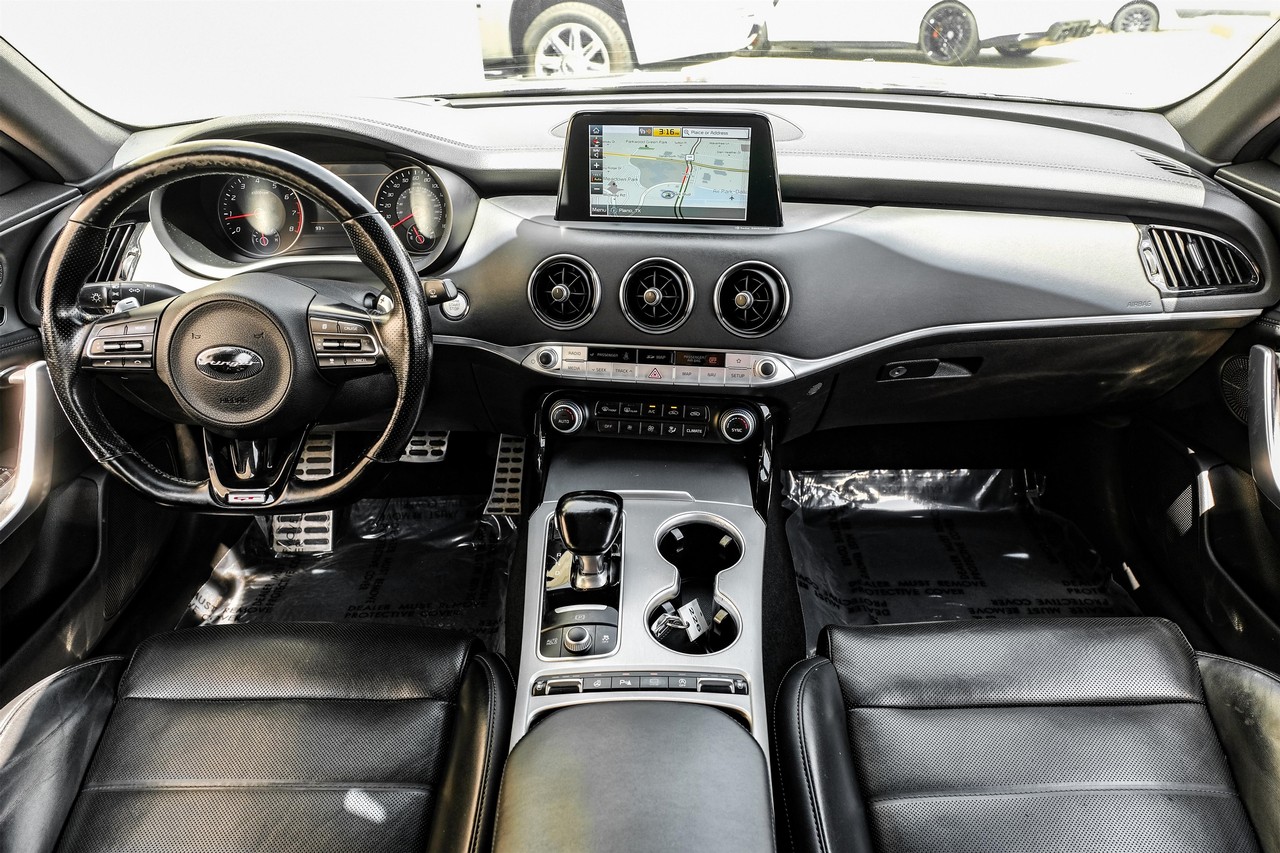 Kia Stinger Vehicle Main Gallery Image 13