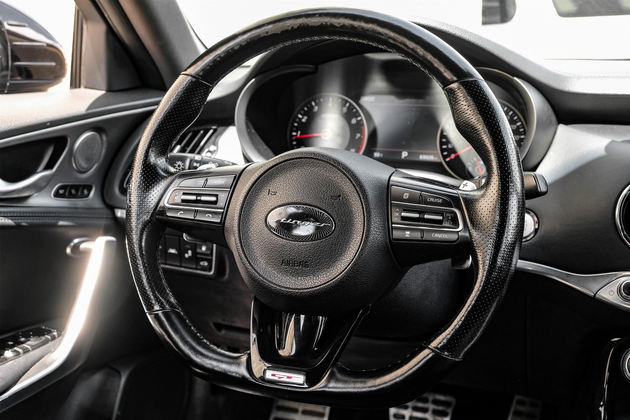 Kia Stinger Vehicle Main Gallery Image 15