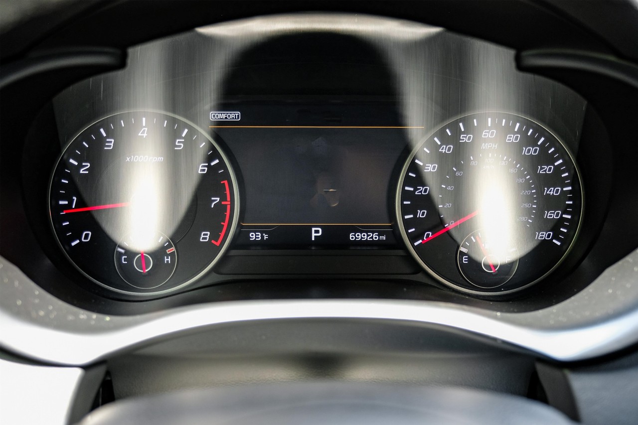 Kia Stinger Vehicle Main Gallery Image 18