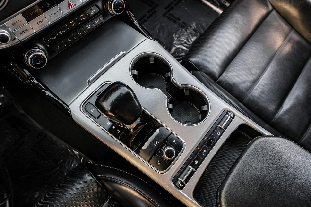 Kia Stinger Vehicle Main Gallery Image 22