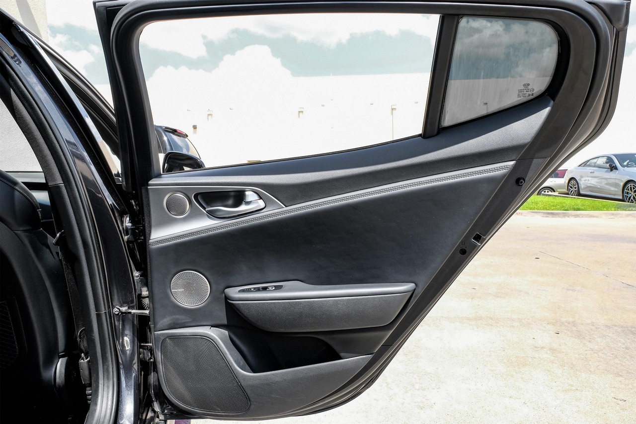 Kia Stinger Vehicle Main Gallery Image 41