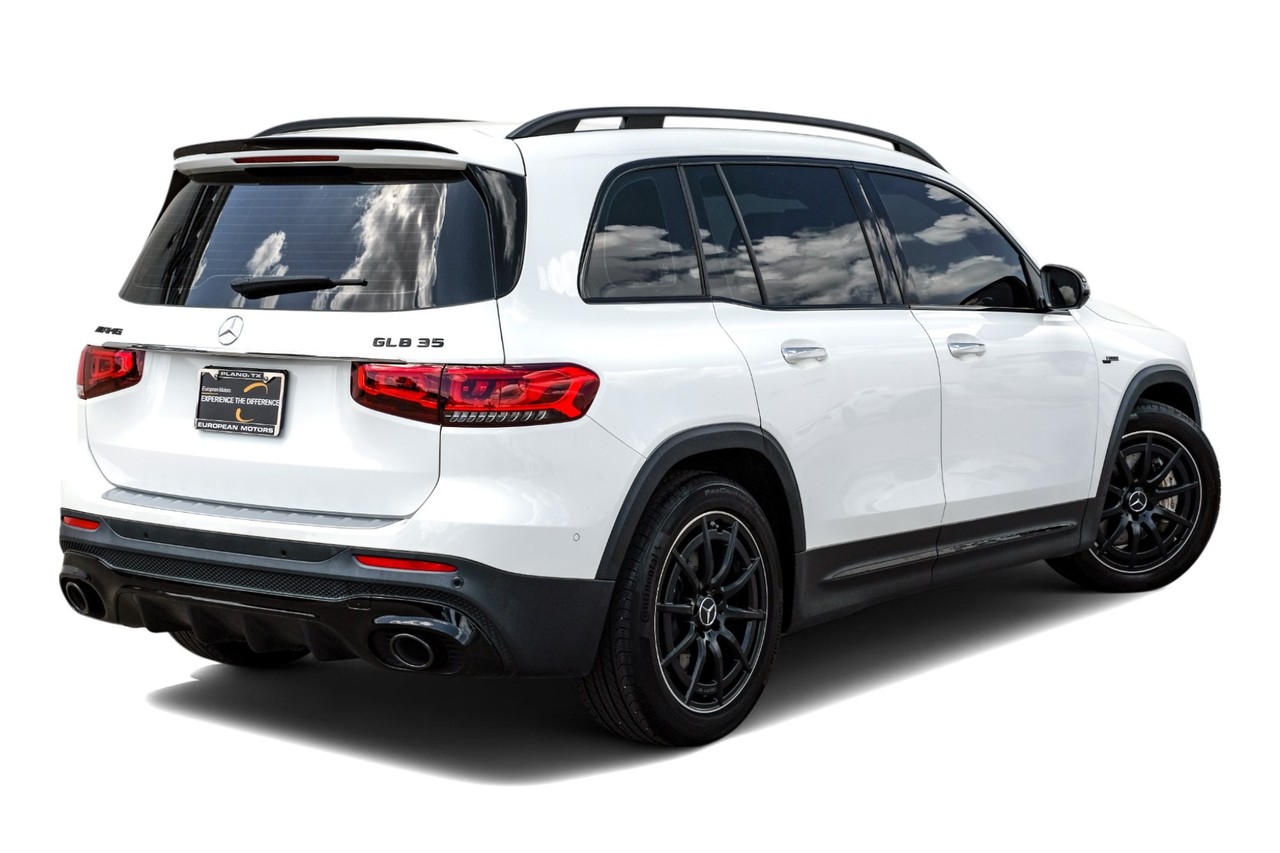 Mercedes-Benz GLB Vehicle Main Gallery Image 09