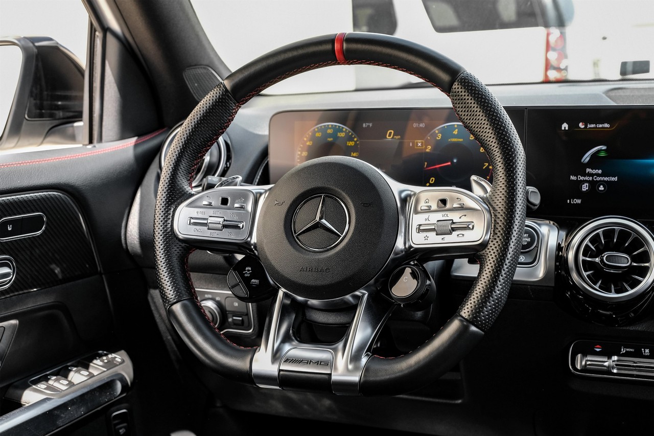 Mercedes-Benz GLB Vehicle Main Gallery Image 17