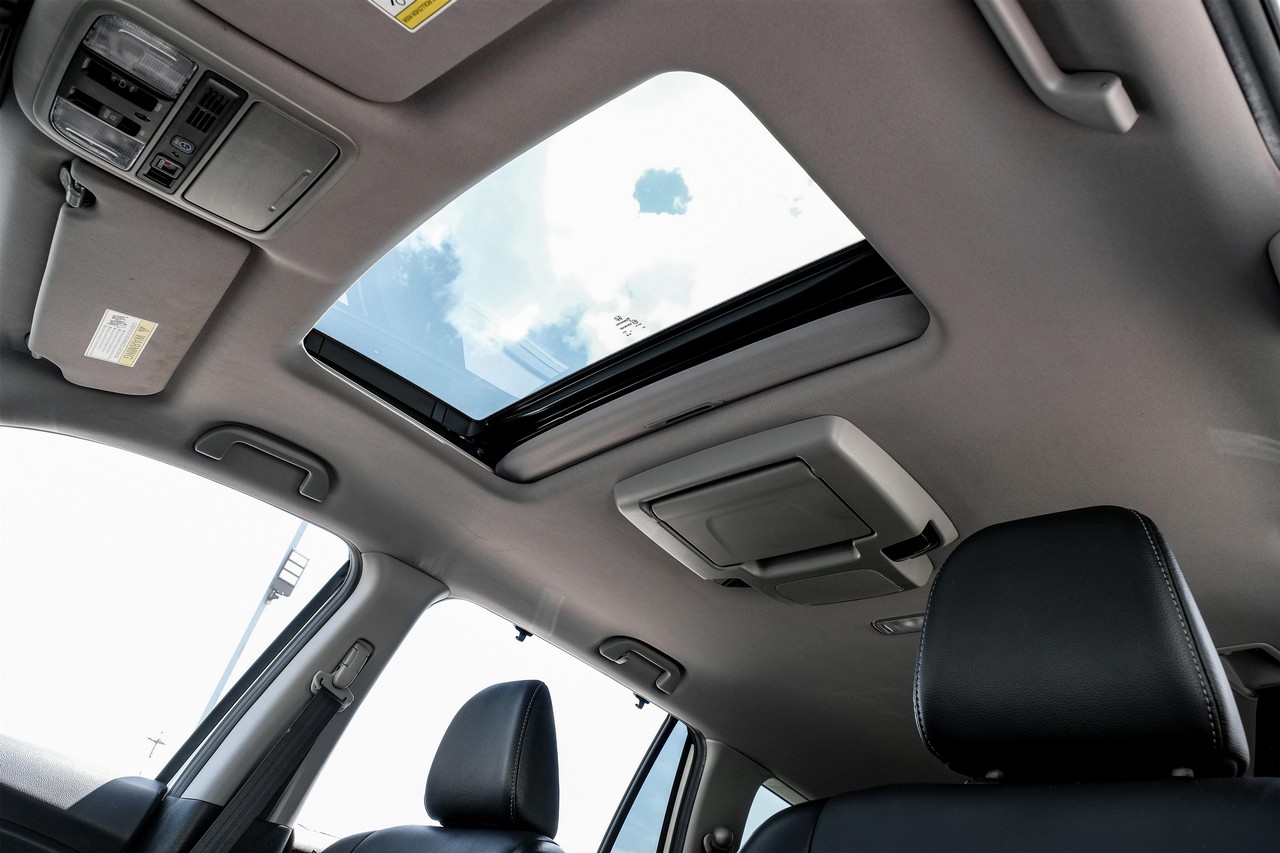 Honda Pilot Vehicle Main Gallery Image 05