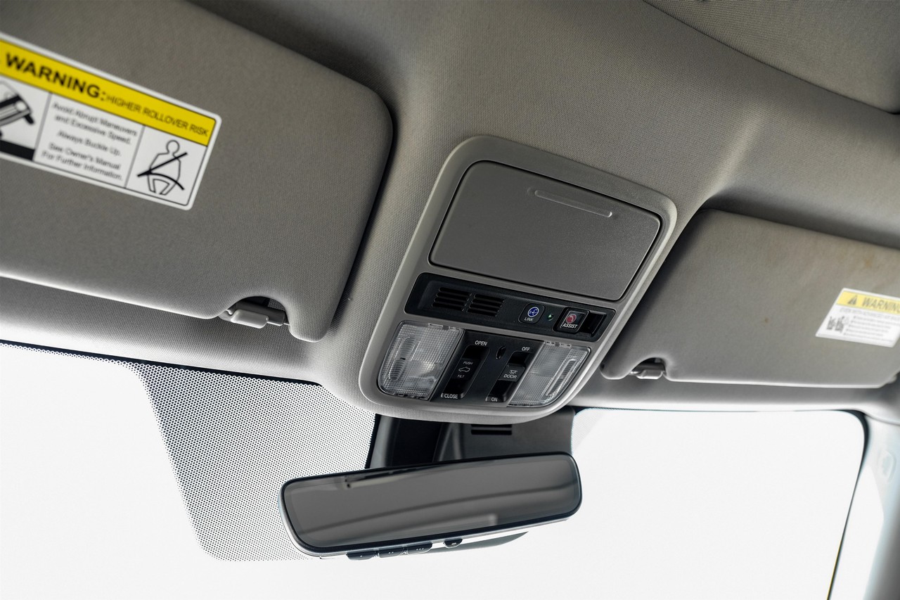 Honda Pilot Vehicle Main Gallery Image 25