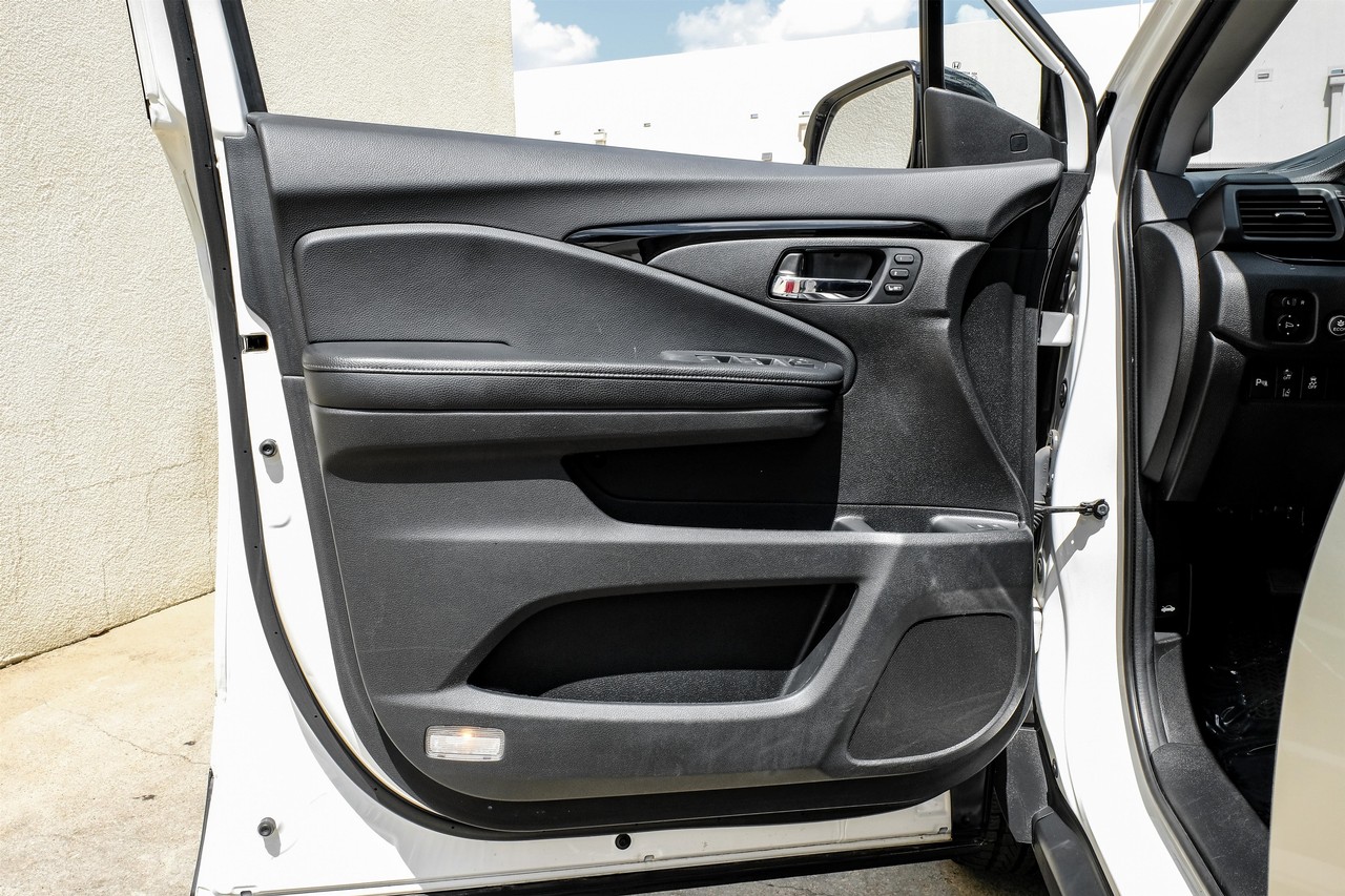 Honda Pilot Vehicle Main Gallery Image 39