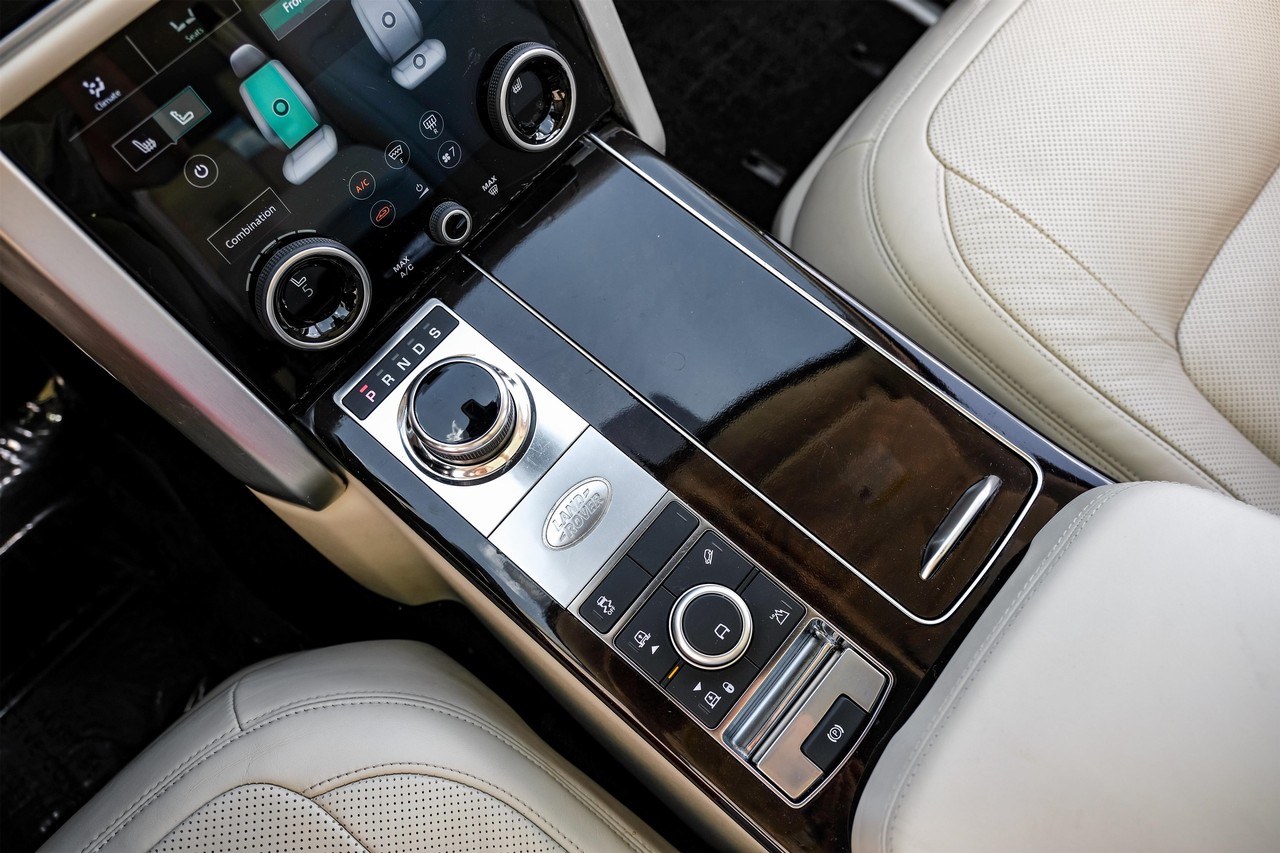 Land Rover Range Rover Vehicle Main Gallery Image 23