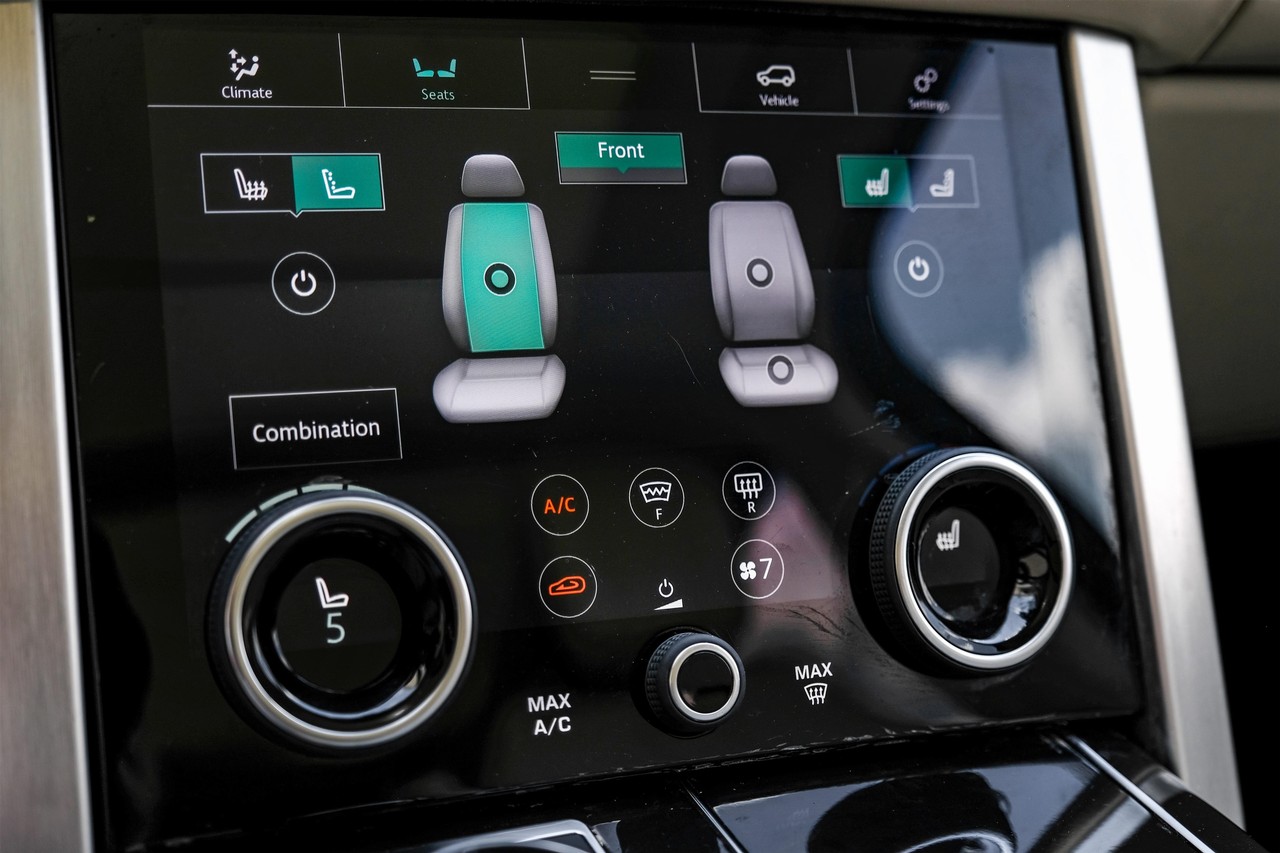 Land Rover Range Rover Vehicle Main Gallery Image 24