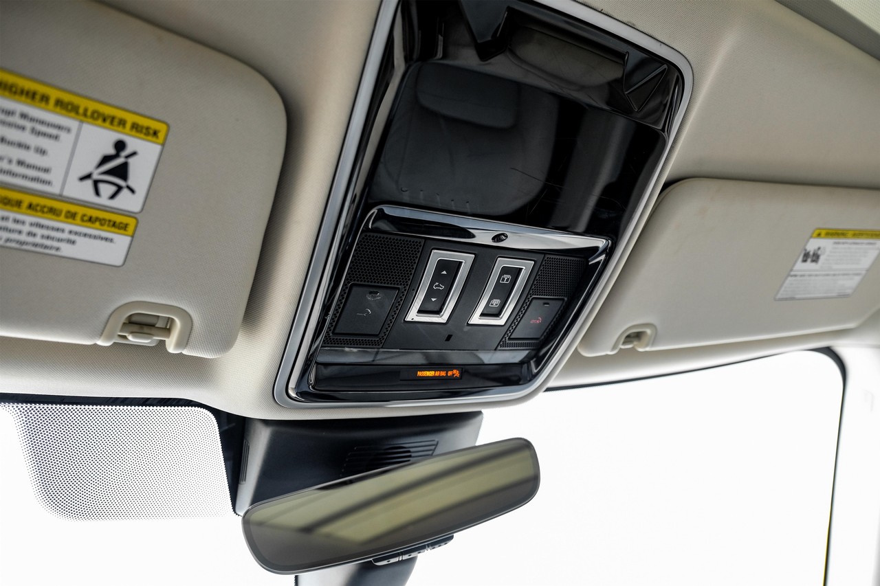Land Rover Range Rover Vehicle Main Gallery Image 25