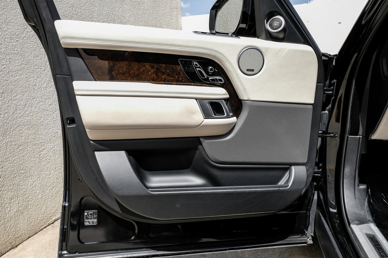Land Rover Range Rover Vehicle Main Gallery Image 40