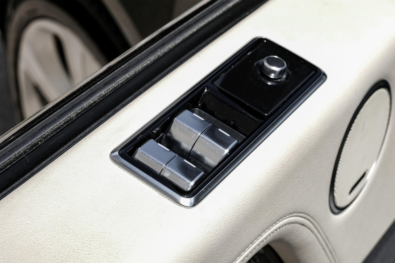 Land Rover Range Rover Vehicle Main Gallery Image 41