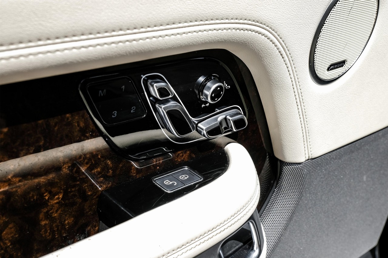 Land Rover Range Rover Vehicle Main Gallery Image 42