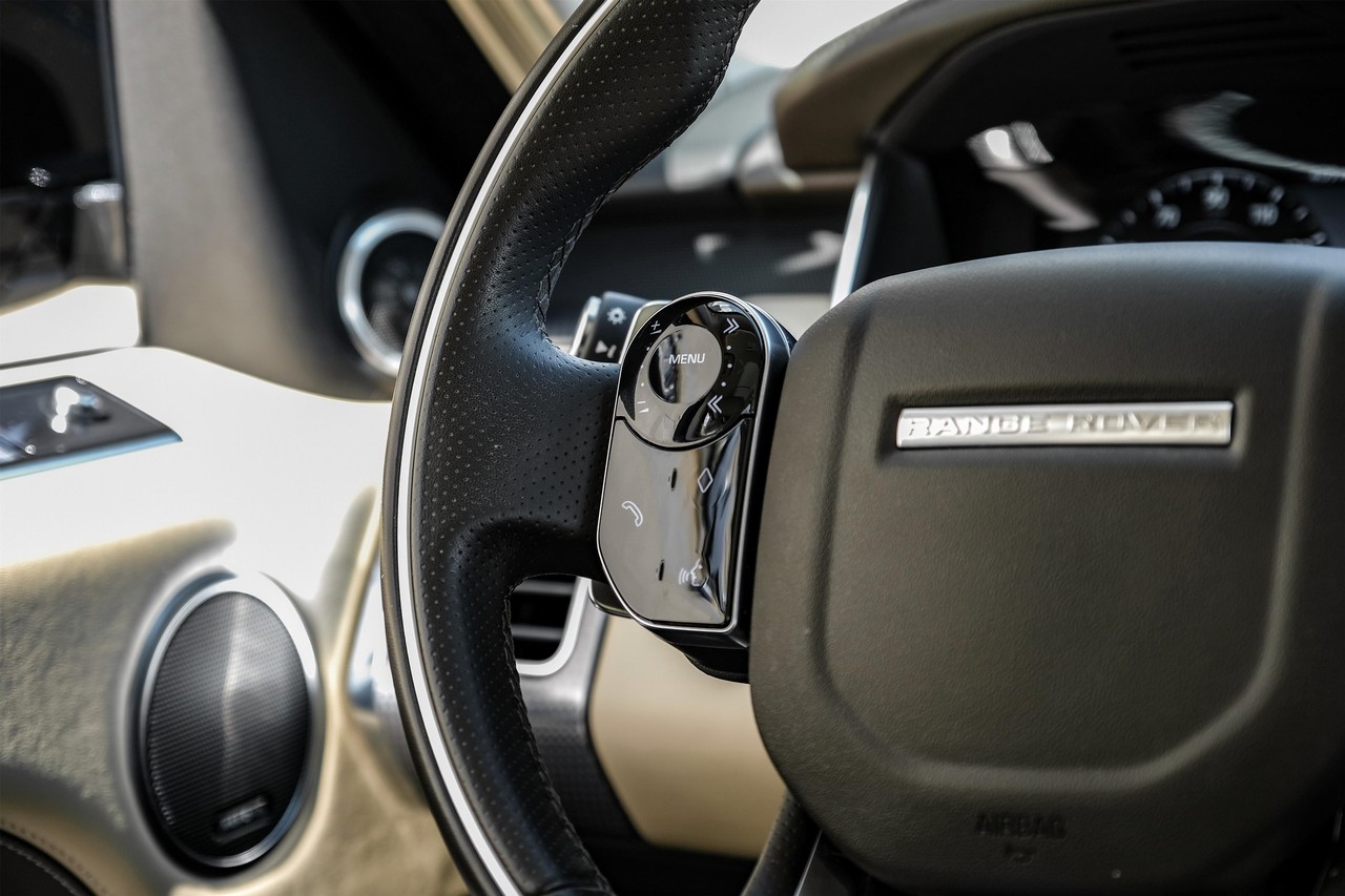 Land Rover Range Rover Sport Vehicle Main Gallery Image 17
