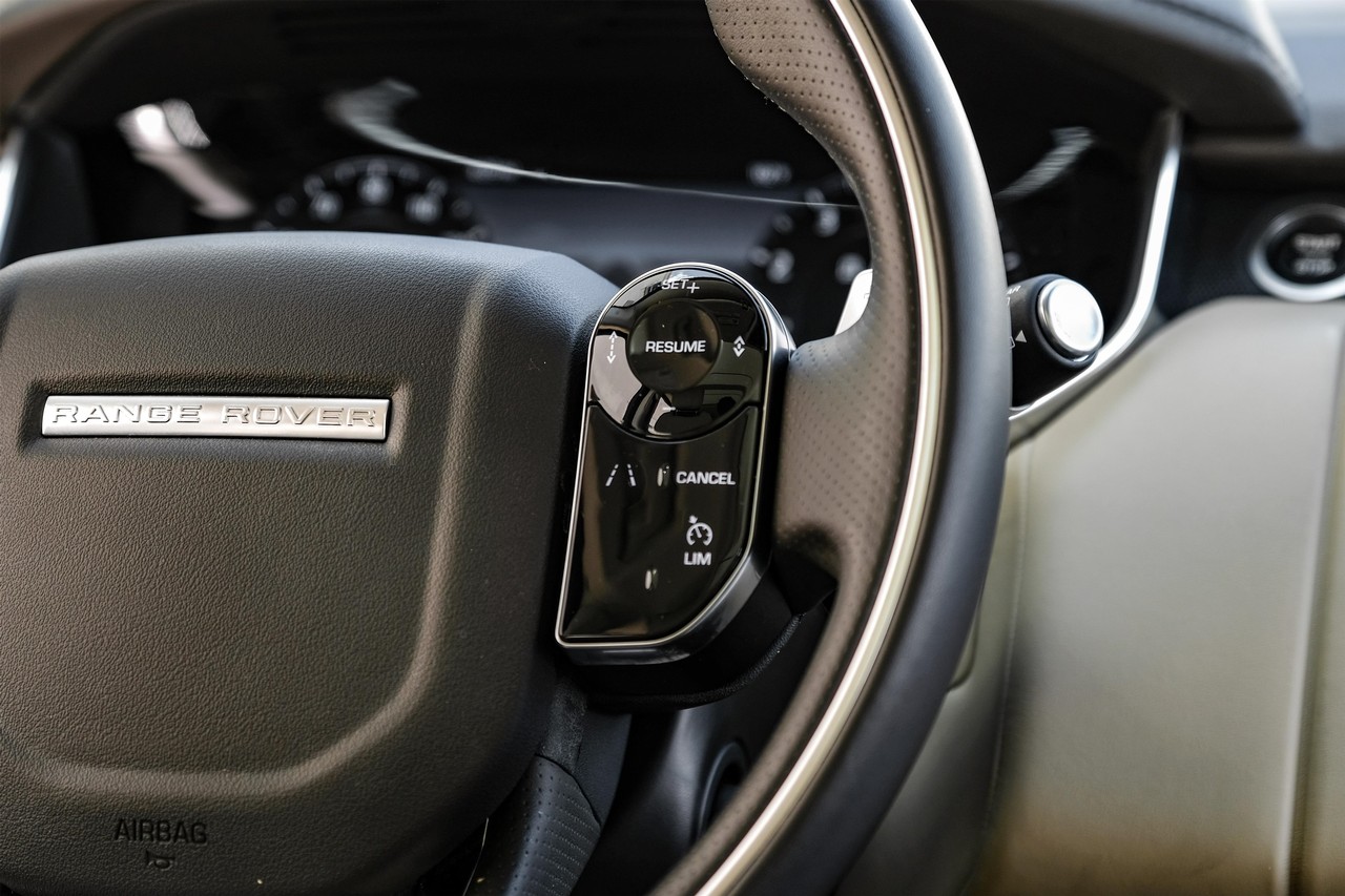 Land Rover Range Rover Sport Vehicle Main Gallery Image 18