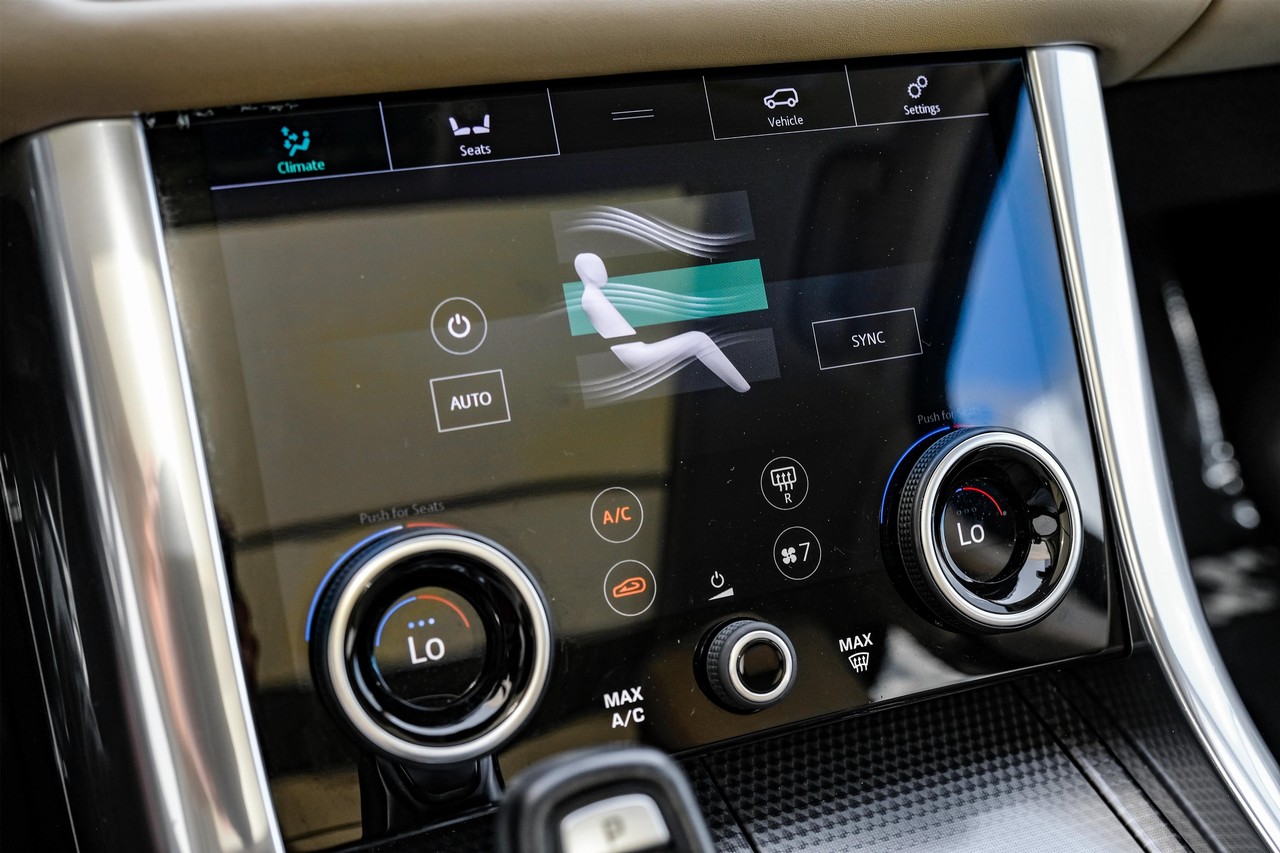 Land Rover Range Rover Sport Vehicle Main Gallery Image 25