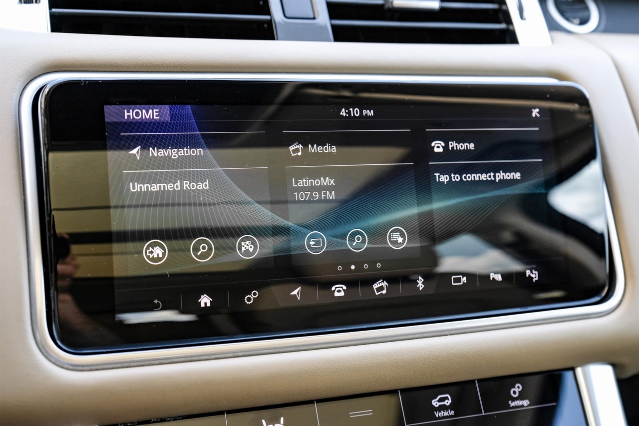 Land Rover Range Rover Sport Vehicle Main Gallery Image 27
