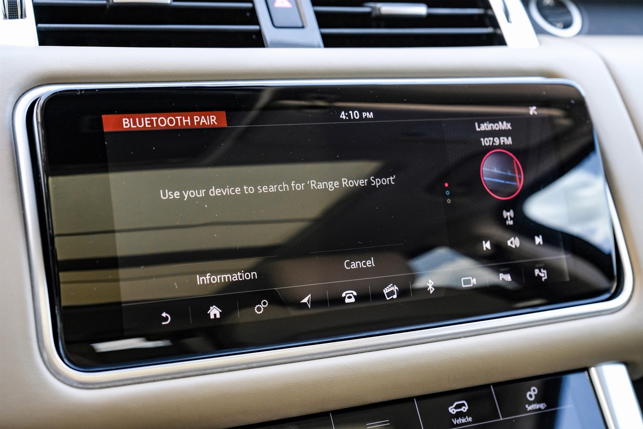 Land Rover Range Rover Sport Vehicle Main Gallery Image 29