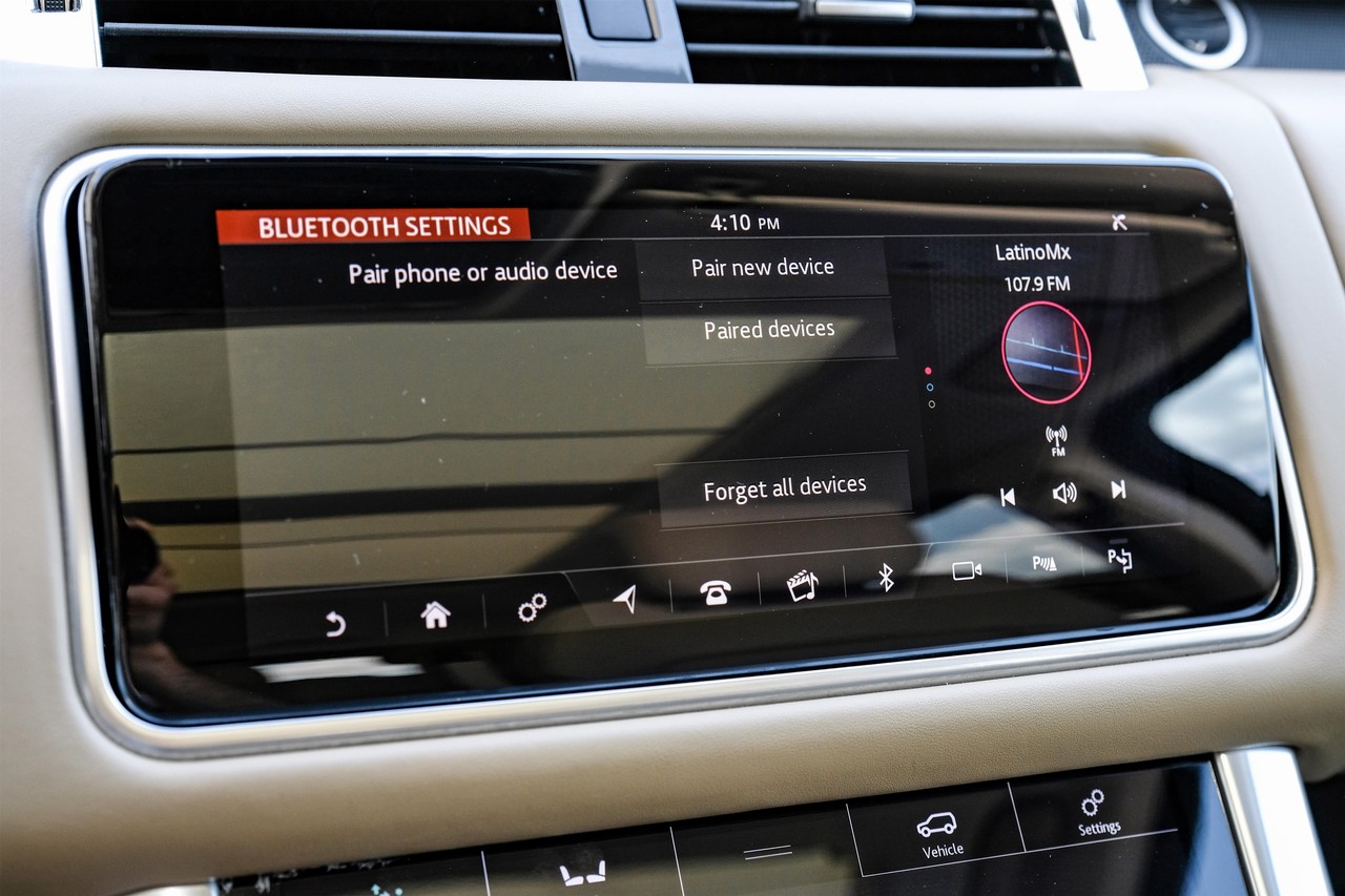 Land Rover Range Rover Sport Vehicle Main Gallery Image 31