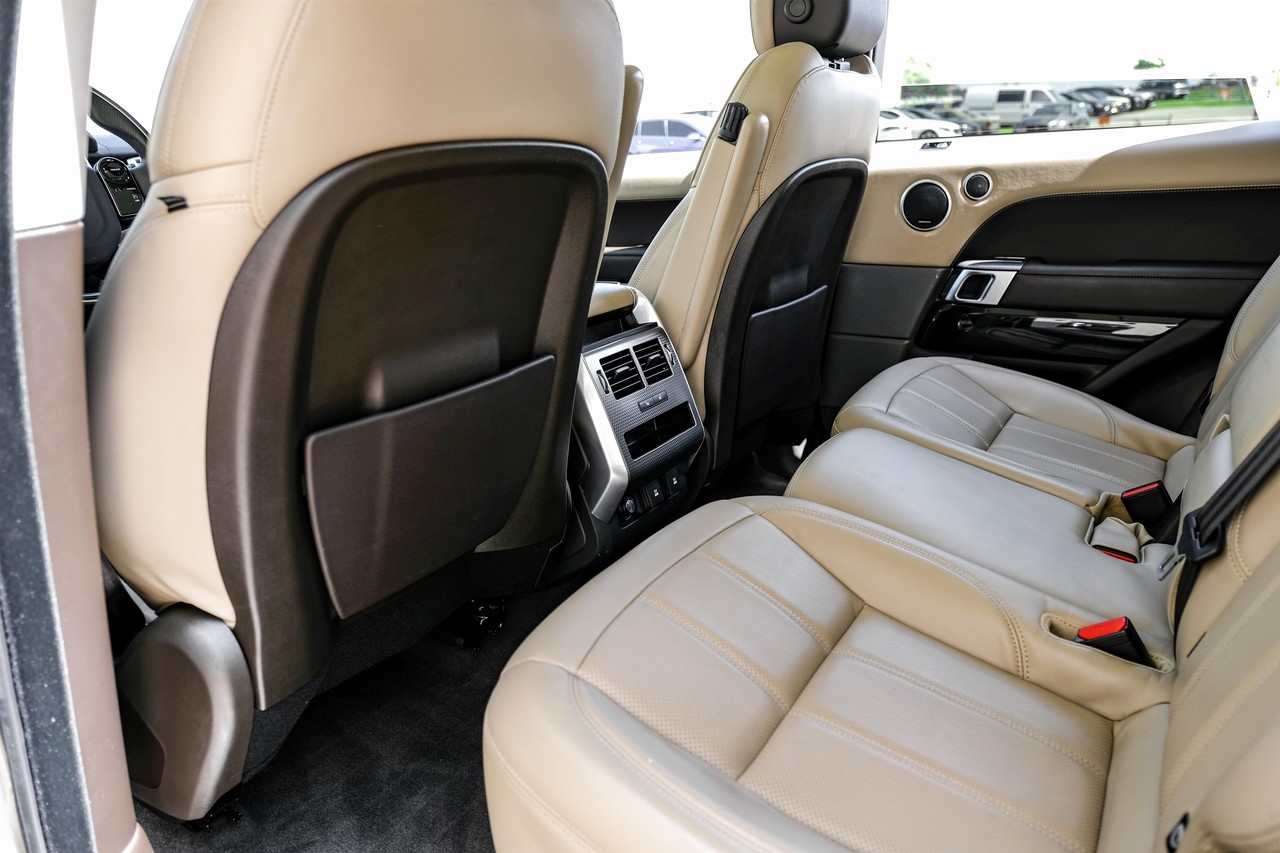Land Rover Range Rover Sport Vehicle Main Gallery Image 35