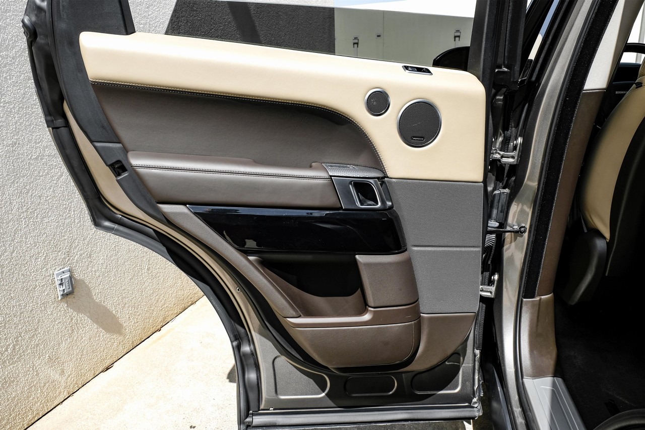 Land Rover Range Rover Sport Vehicle Main Gallery Image 41