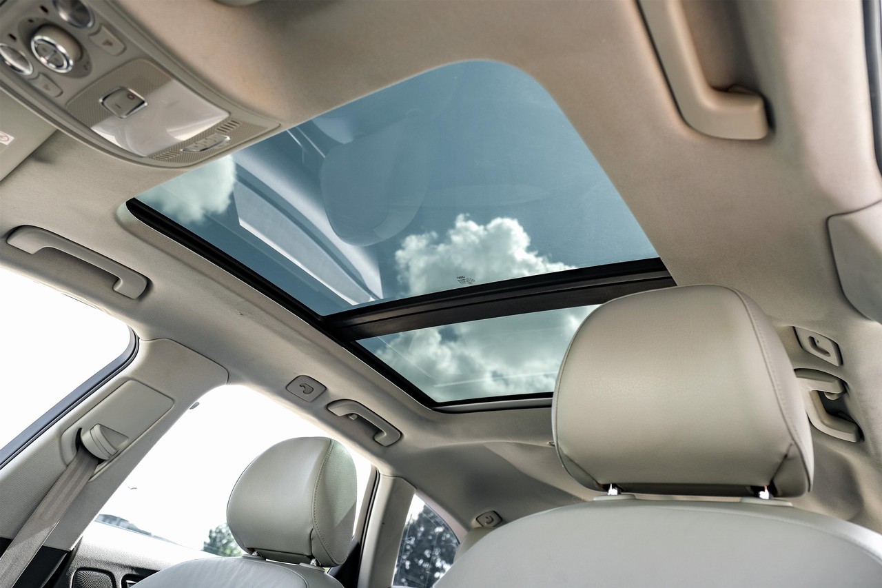 Audi allroad Vehicle Main Gallery Image 05
