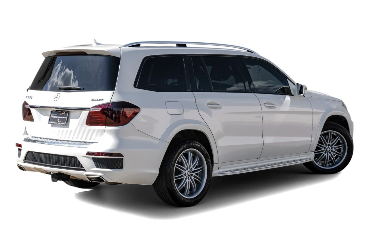 Mercedes-Benz GL-Class Vehicle Main Gallery Image 09