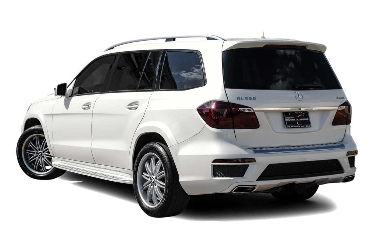 Mercedes-Benz GL-Class Vehicle Main Gallery Image 11