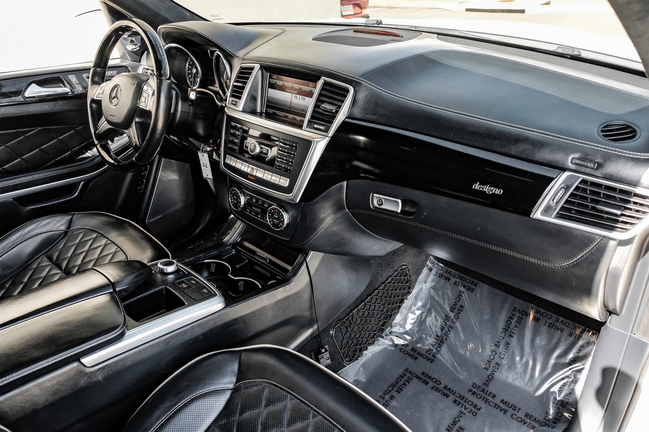 Mercedes-Benz GL-Class Vehicle Main Gallery Image 13