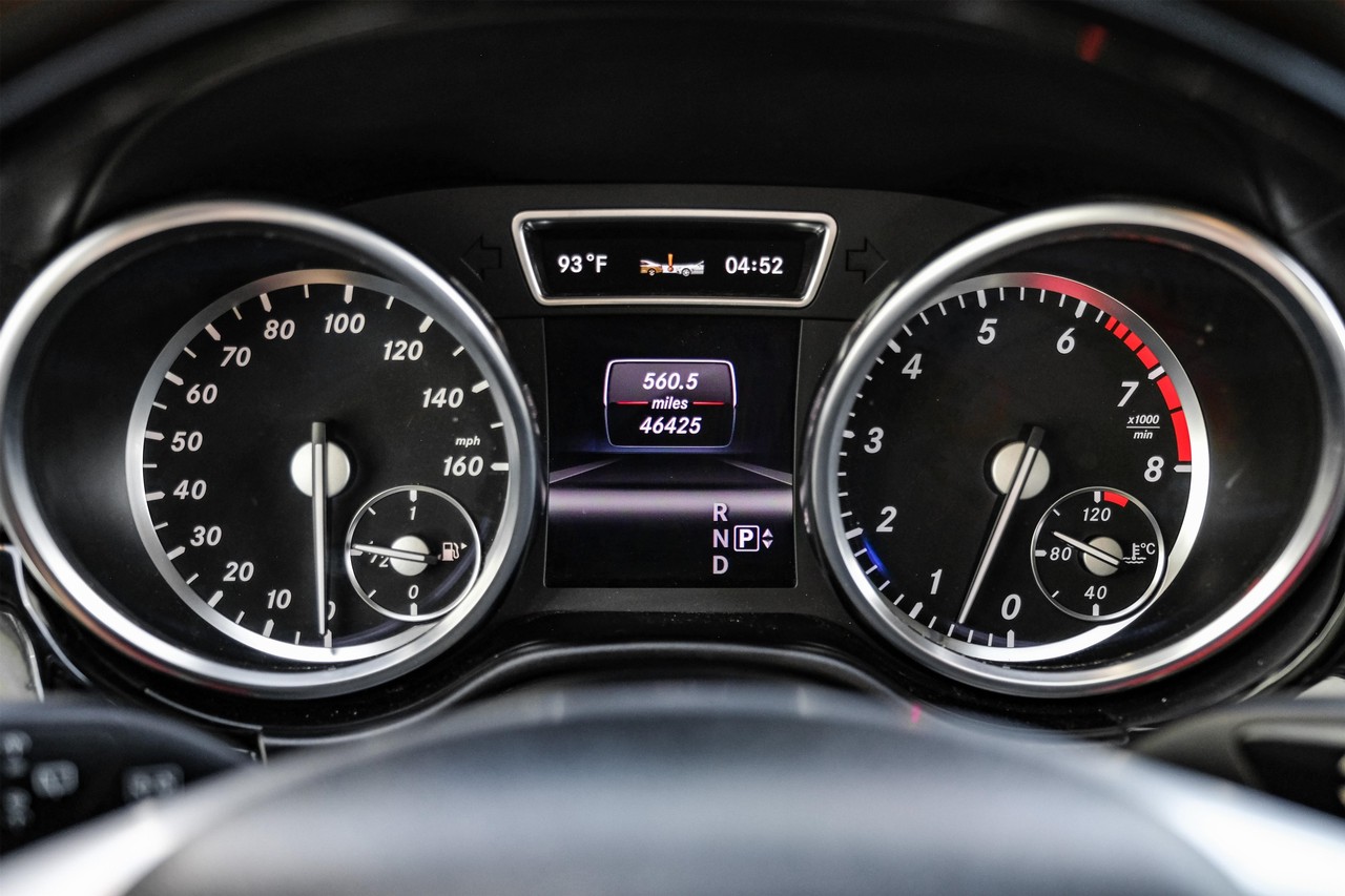 Mercedes-Benz GL-Class Vehicle Main Gallery Image 20