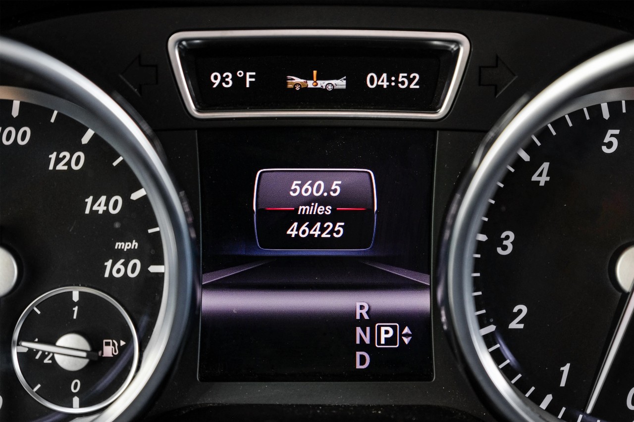 Mercedes-Benz GL-Class Vehicle Main Gallery Image 21
