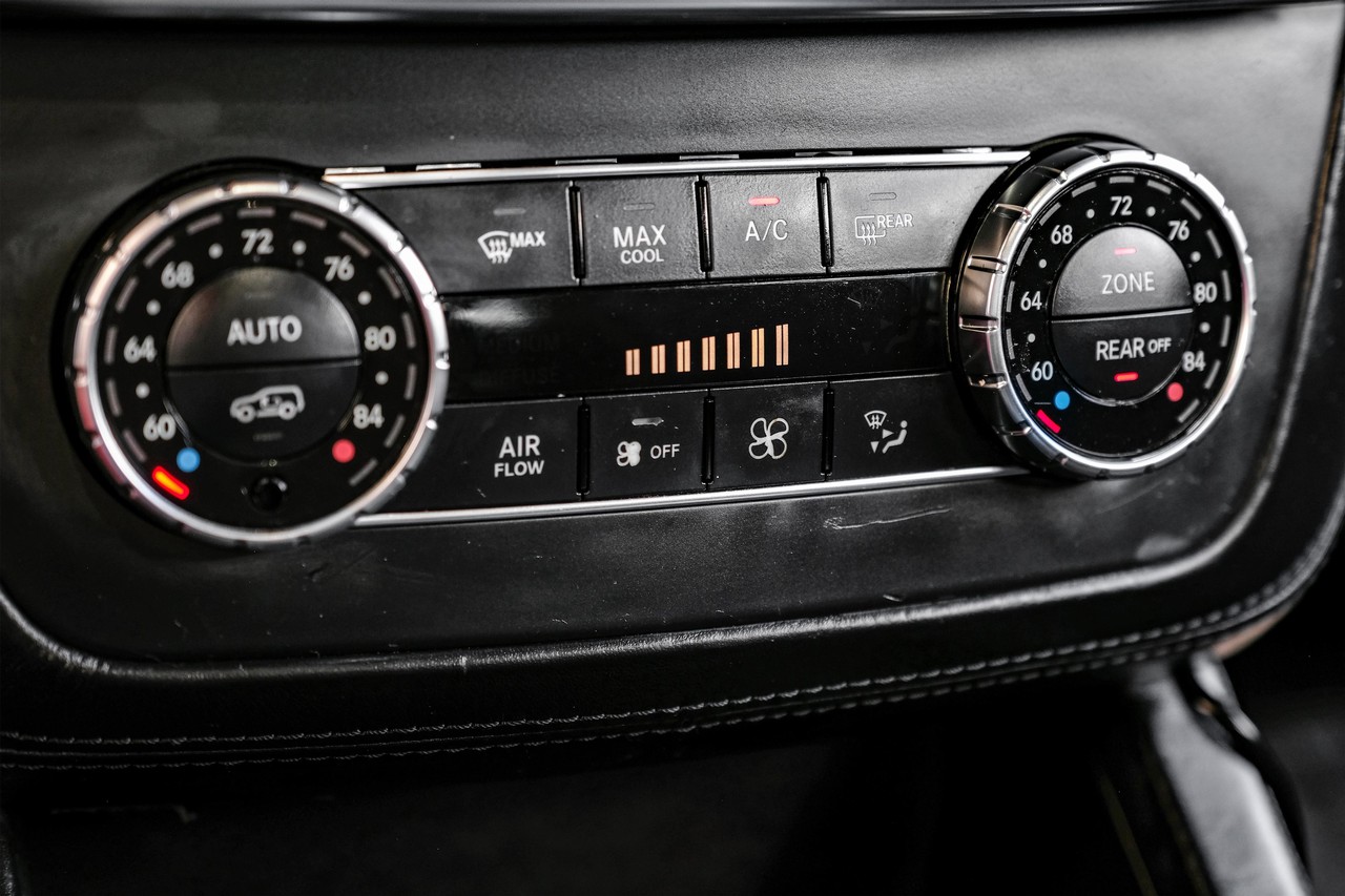 Mercedes-Benz GL-Class Vehicle Main Gallery Image 26