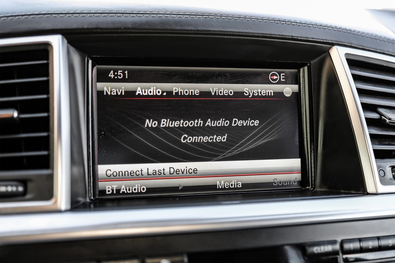 Mercedes-Benz GL-Class Vehicle Main Gallery Image 30