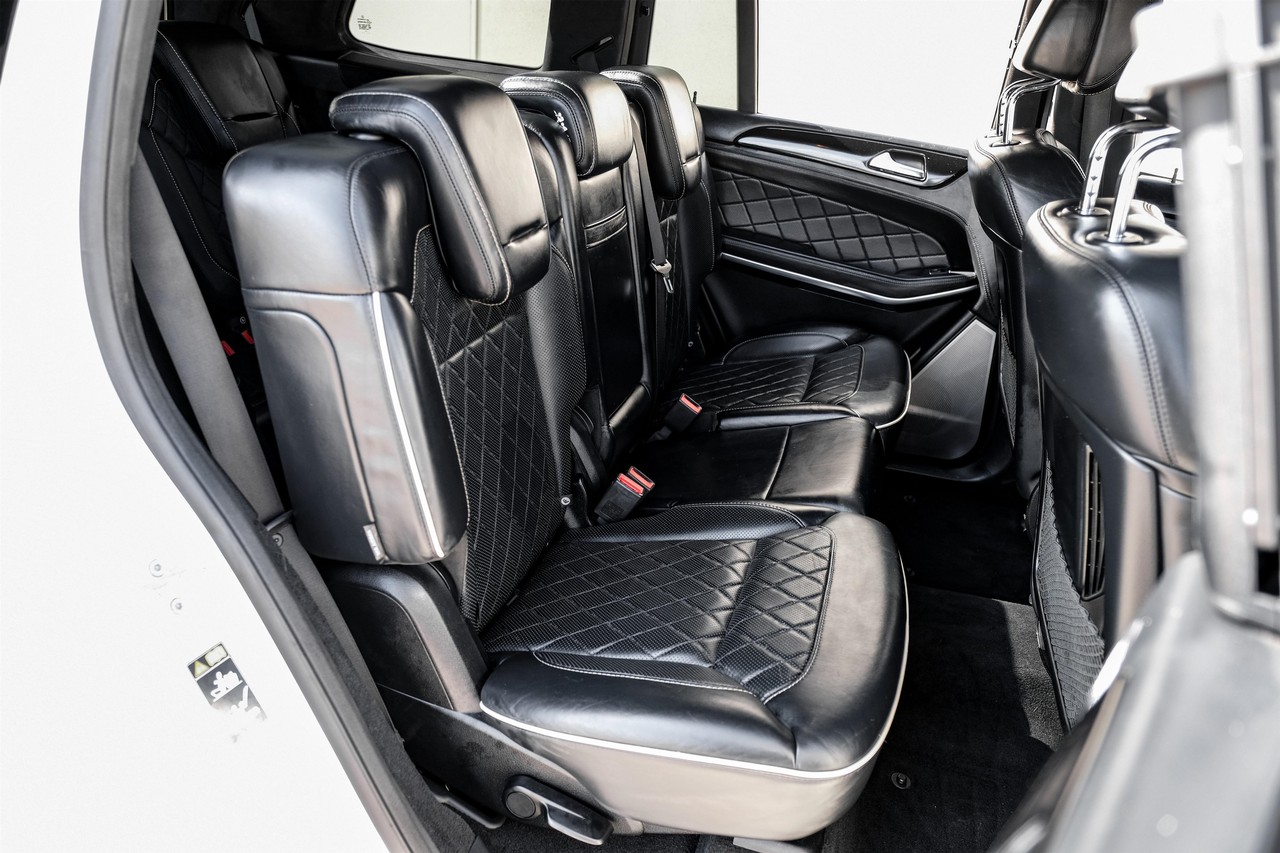 Mercedes-Benz GL-Class Vehicle Main Gallery Image 33