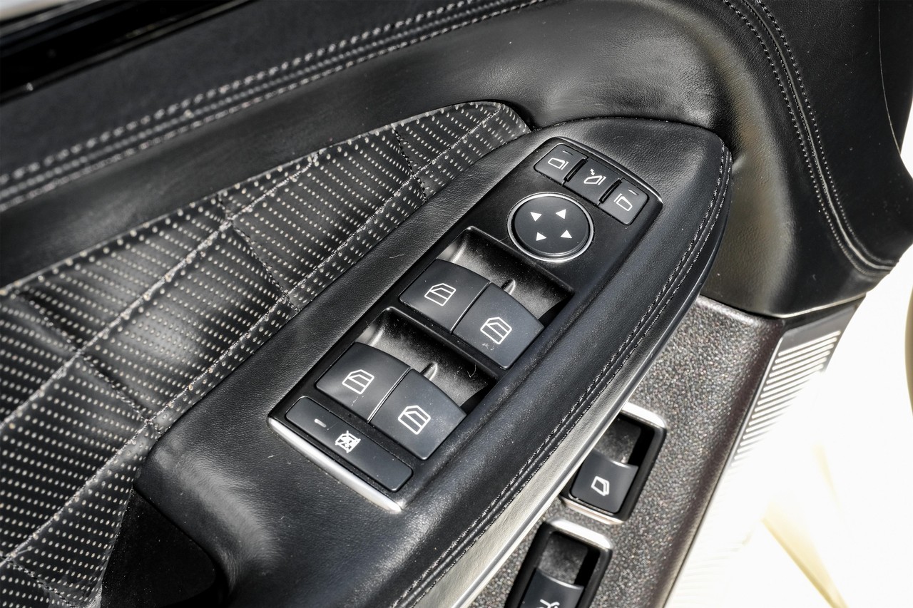 Mercedes-Benz GL-Class Vehicle Main Gallery Image 40