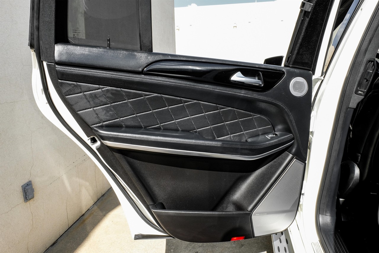 Mercedes-Benz GL-Class Vehicle Main Gallery Image 43