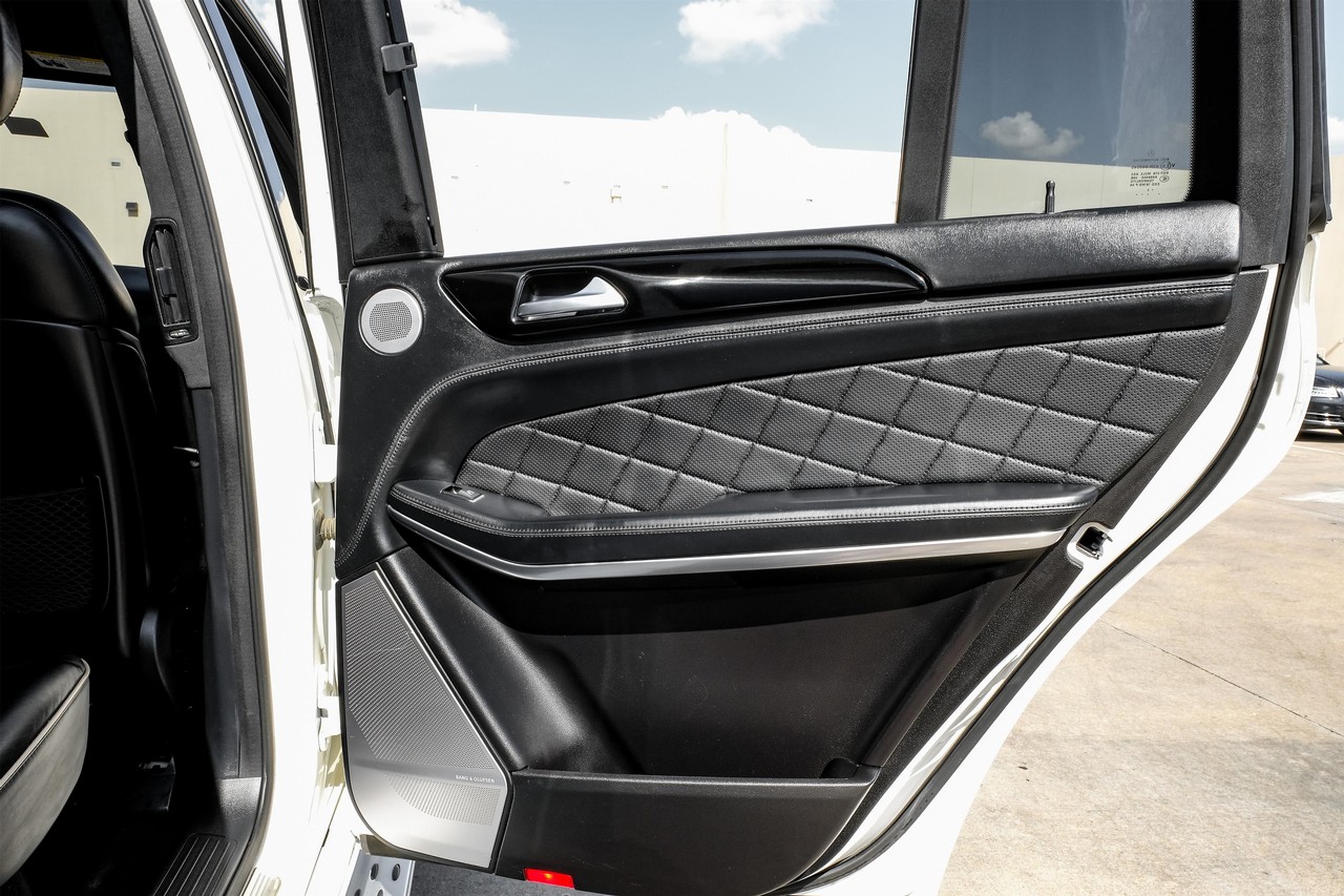 Mercedes-Benz GL-Class Vehicle Main Gallery Image 44