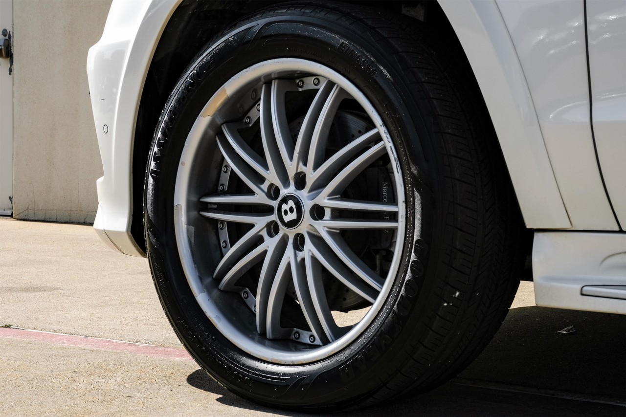 Mercedes-Benz GL-Class Vehicle Main Gallery Image 51
