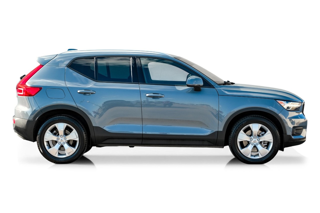 Volvo XC40 Vehicle Main Gallery Image 07